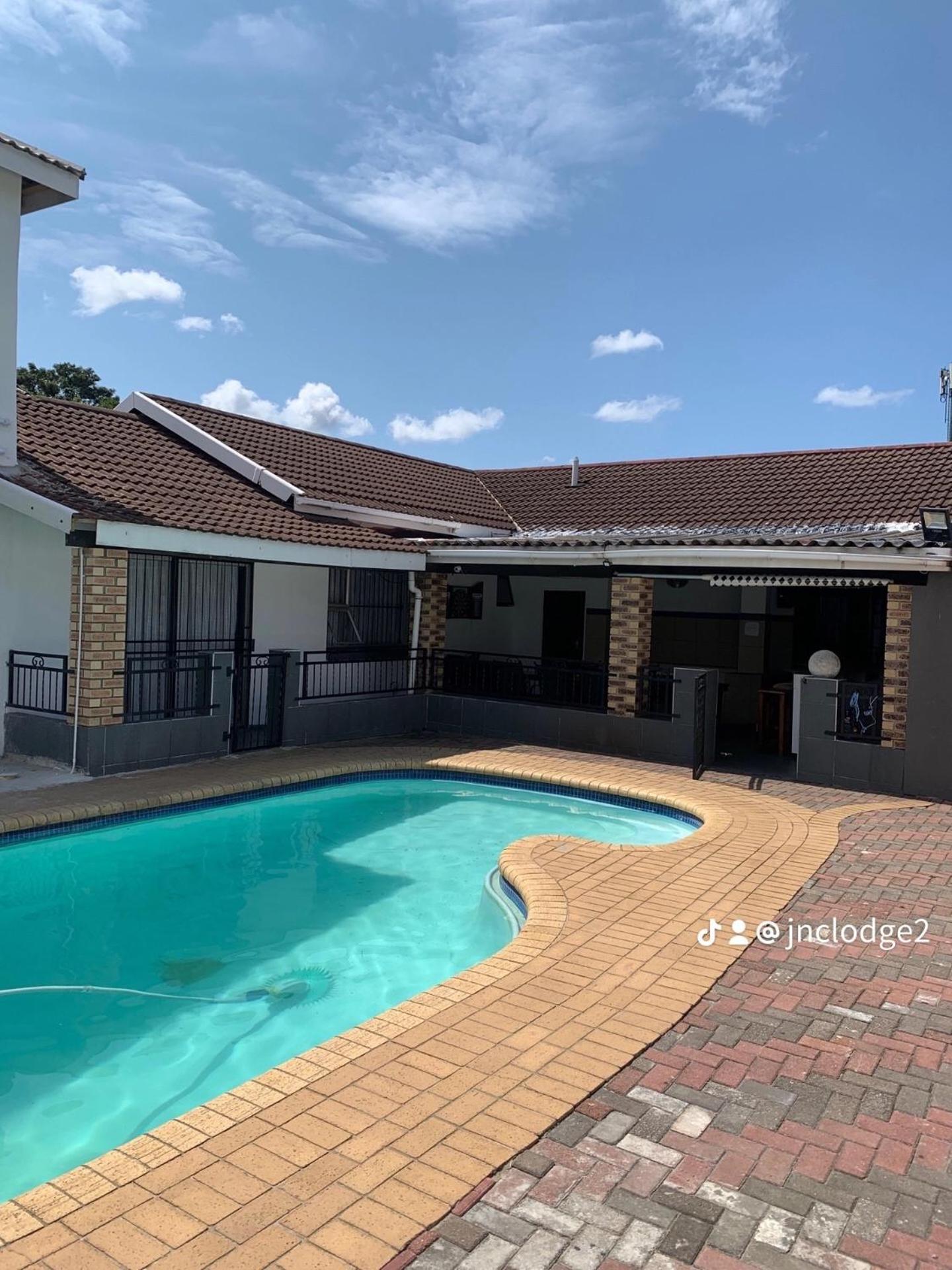 Jnc Lodge Richards Bay Exterior photo